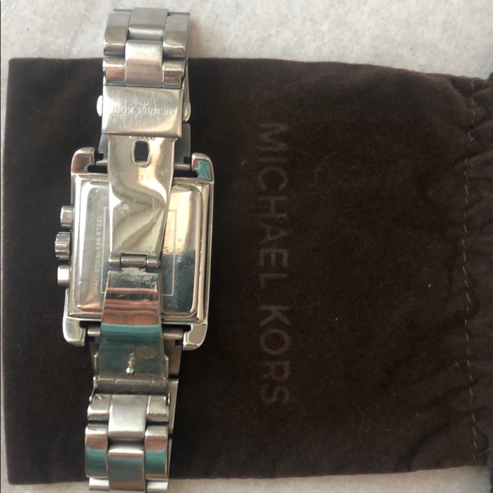 Watch - Picture 2 of 5